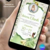 Convite A Princesa e o Sapo editável no Canva com fundo branco e detalhes em verde, folhagens, moldura decorativa, uma foto infantil na parte superior e ilustração da princesa na parte inferior.