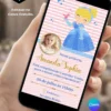 Convite Cinderela para editar no Canva gratuito com fundo rosa e branco, ilustração de Cinderela com vestido azul e sapatinho de cristal, detalhes dourados e espaço para foto.