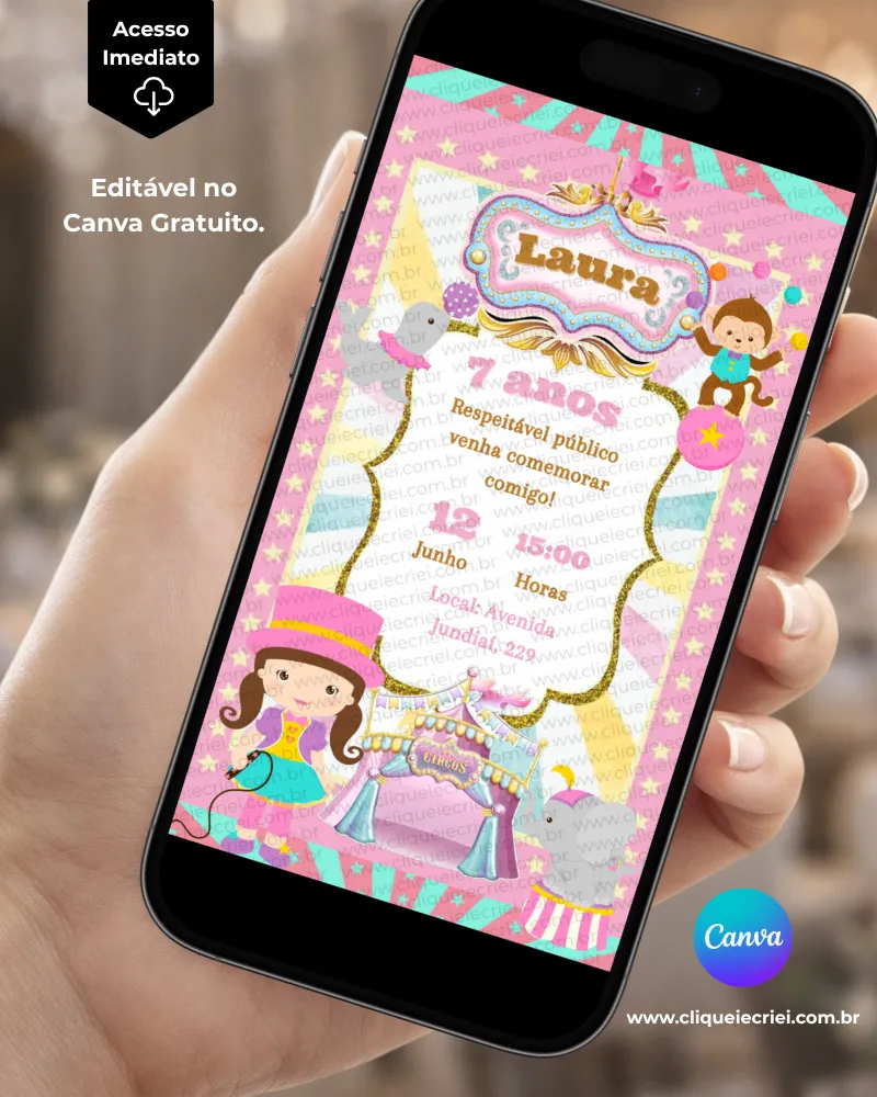 Convite Circo Rosa editável no Canva com fundo rosa e azul-claro, estrelas, elementos de circo, uma menina com roupa colorida, uma personagem infantil em um balanço e um picadeiro na parte inferior.