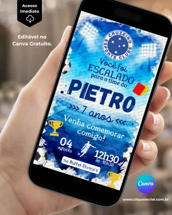 Convite Cruzeiro editável no Canva com escudo do Cruzeiro Esporte Clube, fundo azul e branco, elementos de futebol.