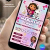 Convite A Casa Mágica da Gabby com Sugestão de Presente editável no Canva, apresentado em um celular, com Gabby e elementos coloridos em tons de rosa.